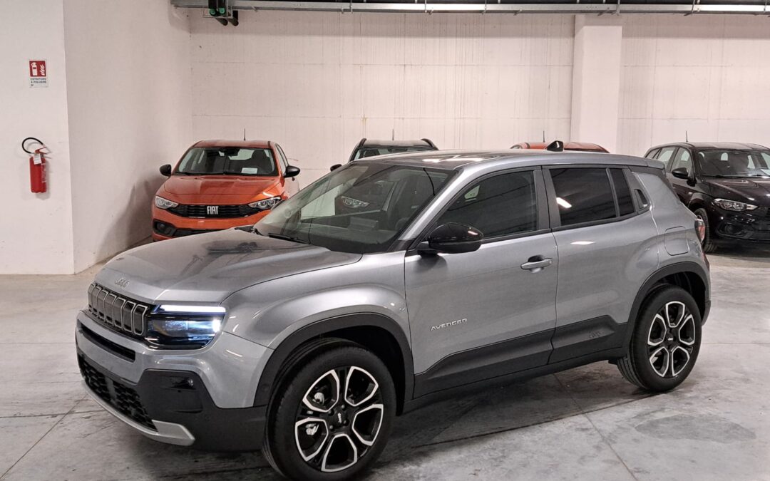 Jeep Avenger 1200 Turbo 101CV Summit FWD (GX300LV)