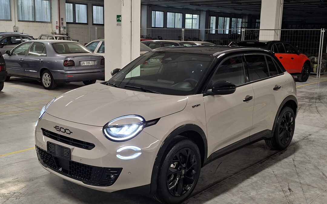 Fiat 600 1200 Turbo mhev Hybrid 136CV Sport Edizione Milano Cortina 2026 DCT (HC878NC)