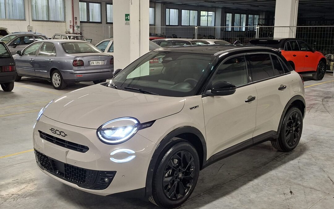 Fiat 600 1200 Turbo mhev Hybrid 136CV Sport Edizione Milano Cortina 2026 DCT (HC827NC)