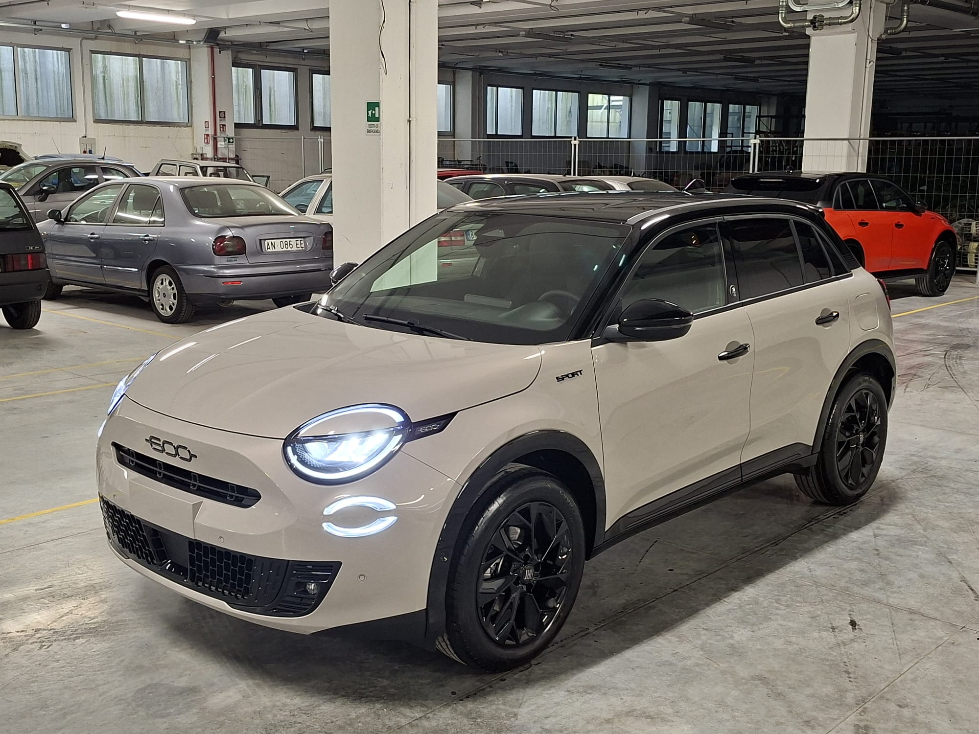 Fiat 600 1200 Turbo mhev Hybrid 136CV Sport Edizione Milano Cortina 2026 DCT (HC827NC)