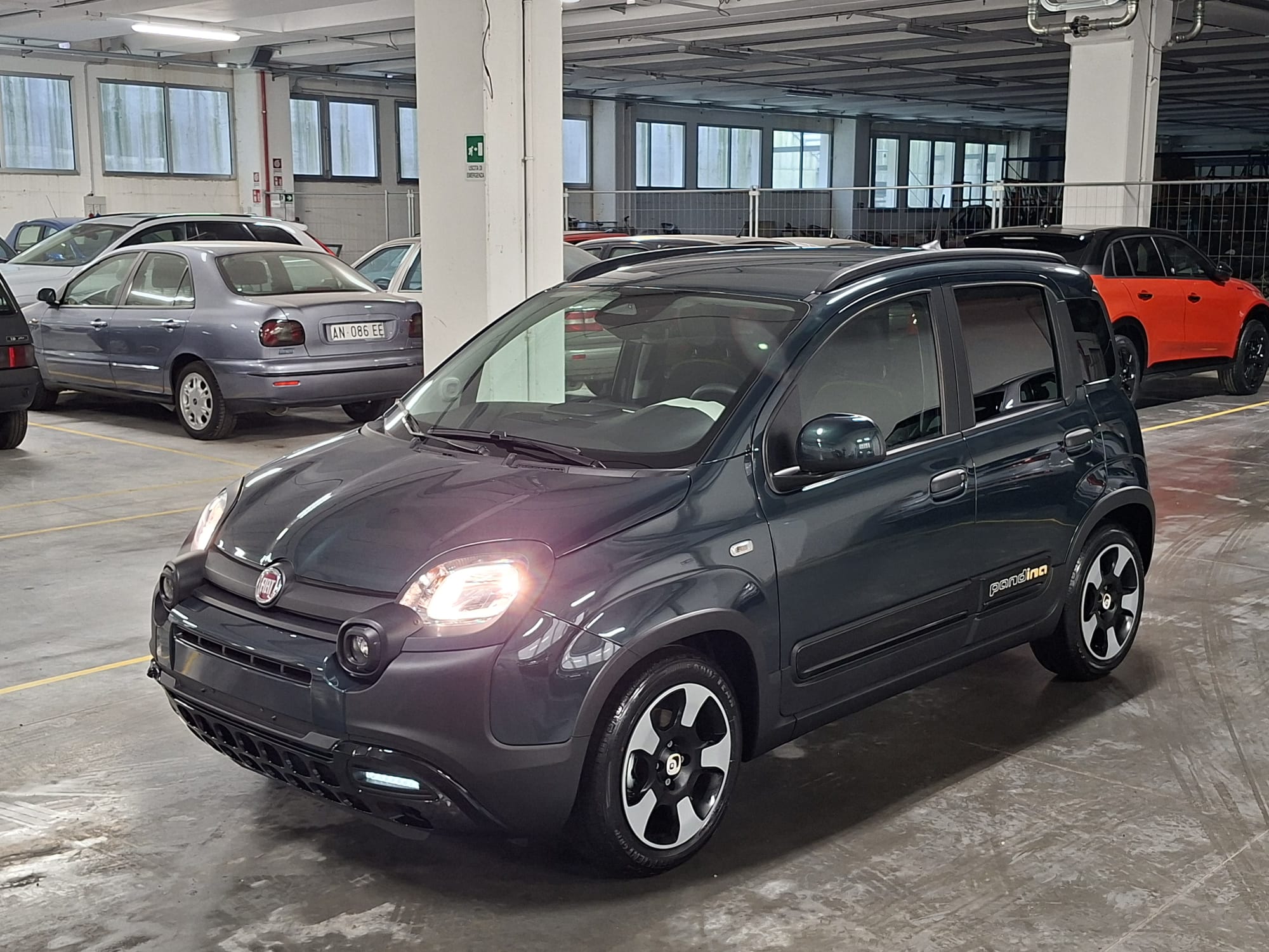 Fiat New Panda Pandina 1000 FireFly Hybrid 65CV Cross 5 Porte (HE755AP)