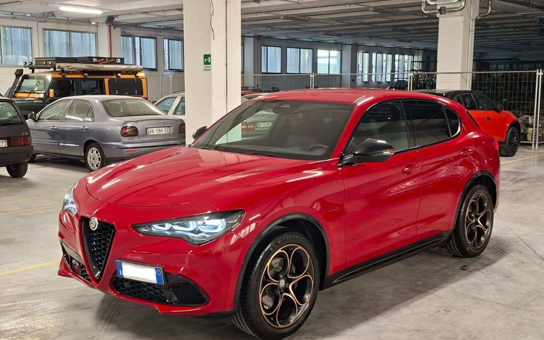 Alfa Romeo Stelvio 2200 16V JTDm-2 Turbo 209CV Intensa AT8 Q4 (HA141ZZ)