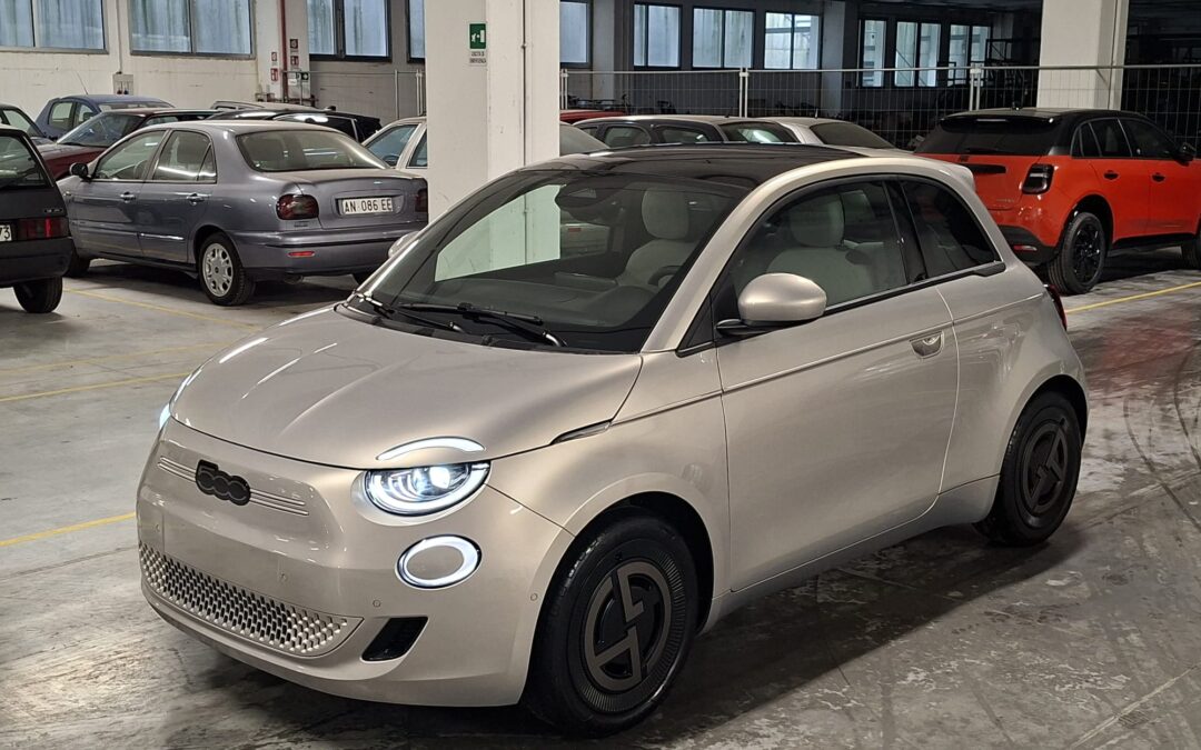 Fiat 500e 42kWh 118cv Giorgio Armani Berlina Collector’s Edition (100% Elettrica)